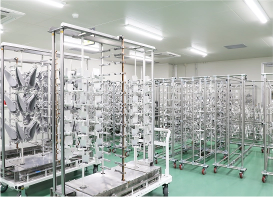 セットされて製品が蒸着装置への投入待機