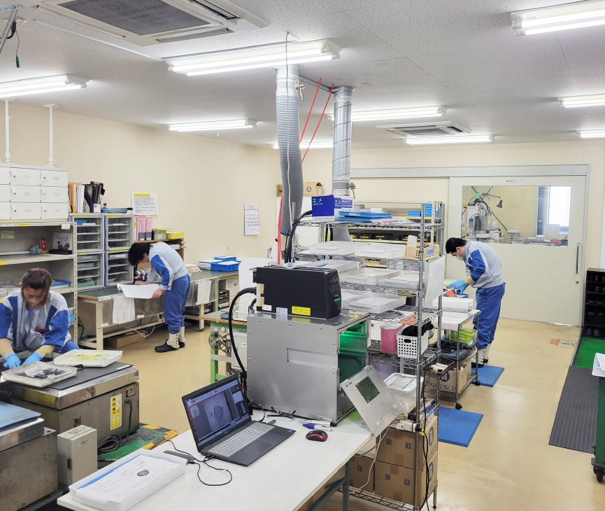 安全衛生と 安心して働ける職場環境　イメージ写真　石川金属工業｜ めっき加工　プラスチック成型・蒸着　重防食塗装　金属試験片の加工・分析　TOTOアフターサービス