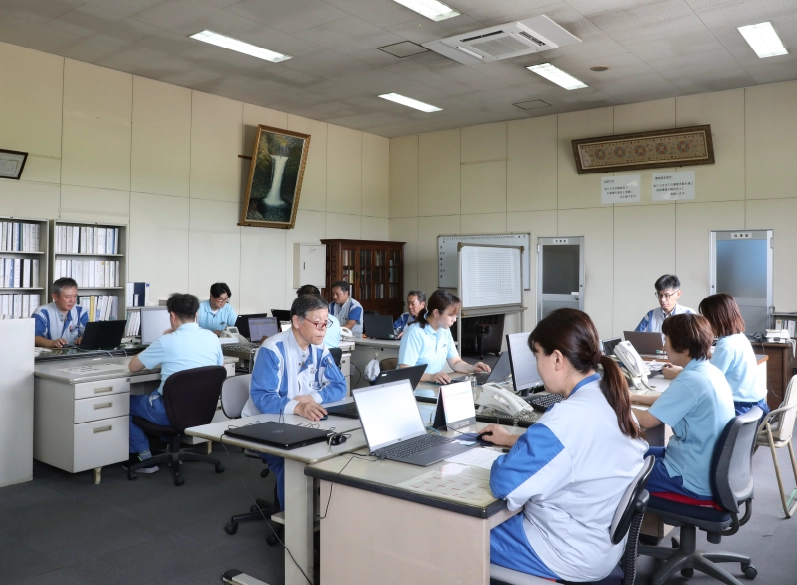 八幡支店三課事務所風景